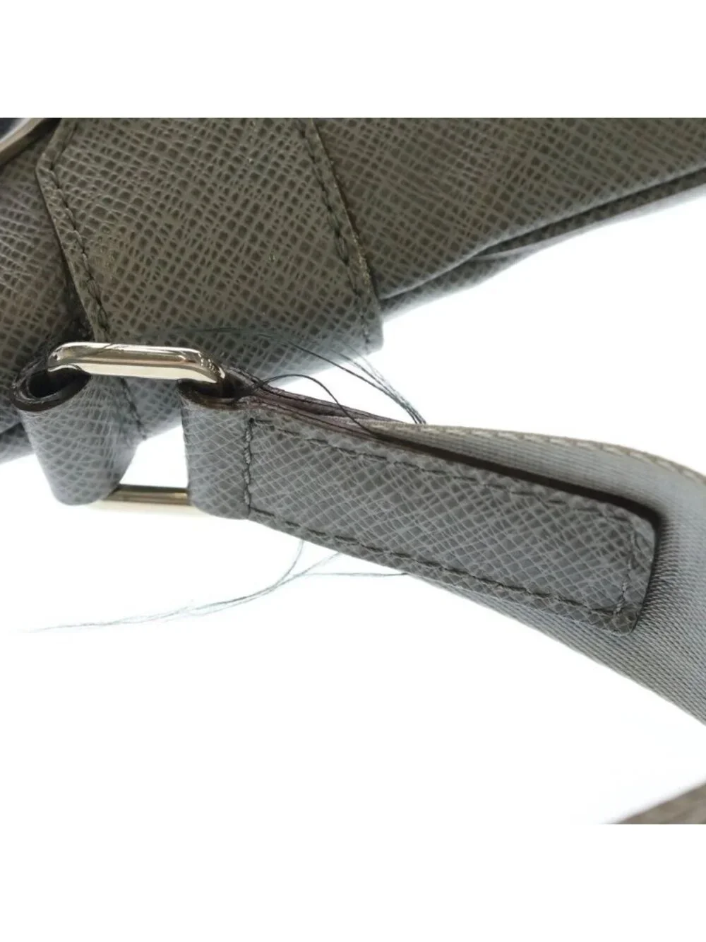 Louis Vuitton Taiga Sasha Shoulder Bag Gray Leather Silver